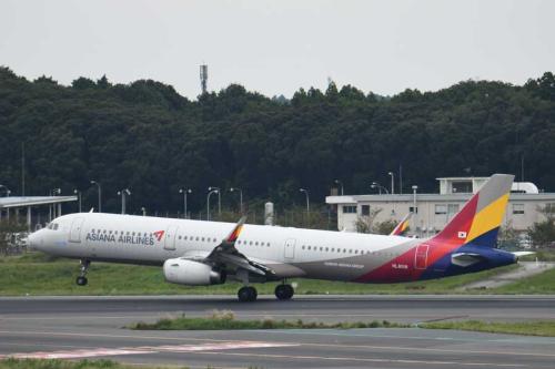 アシアナ航空(エアバスA321型機、HL8018)