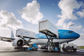 KLMオランダ航空、機内食子会社の一部株式をゲートグループに売却へ　一部は継続保有