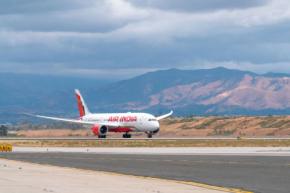 エア・インディア、ボーイング787-8型機改修初号機をお披露目