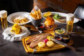 ヒルトン東京、「スモークハウスブランチ Pop-up」を提供　4月25日から週末限定