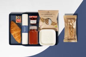 エールフランス航空、プレミアムクラスの機内食を刷新 ミシュランシェフ考案の料理を提供
