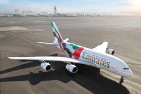 エミレーツ航空、UAE国旗をあしらった特別塗装機を公開