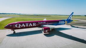 カタール航空、FIFA特別塗装機を公開