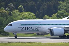 ZIPAIR、人気プラモデル＆フィギュアの機内受け取りサービスを開始