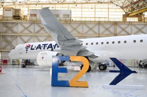 ラタム航空ブラジル、エンブラエルE195-E2型機初号機を公開　第4四半期受領開始、24機確定発注