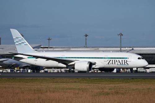 ZIPAIR JA824J
