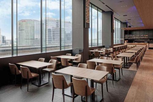 横浜東急REIホテル、REI Café
