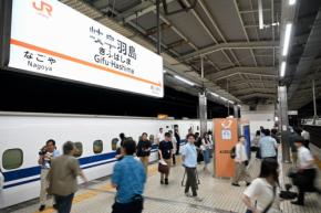 “夜を越える”東海道新幹線「ルミエールエクスプレス」　東京〜大阪間の新たな移動手段に