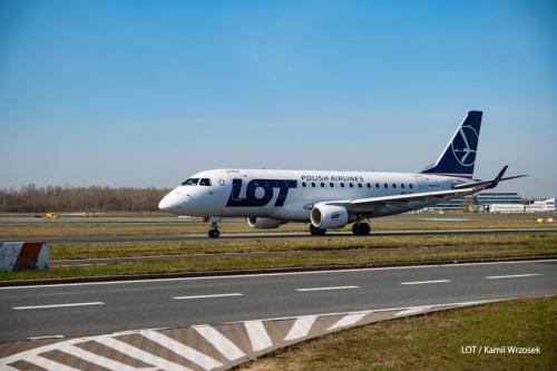 LOTポーランド航空（エンブラエルE175型機）