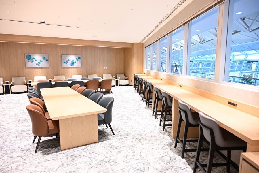中部国際空港T1国内線に「プラザ・プレミアム・ラウンジ名古屋」を開設　ビールの”トルネードディスペンサー”も設置