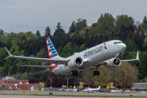 ボーイングとアメリカン航空、737 MAXで初のランディングギア交換