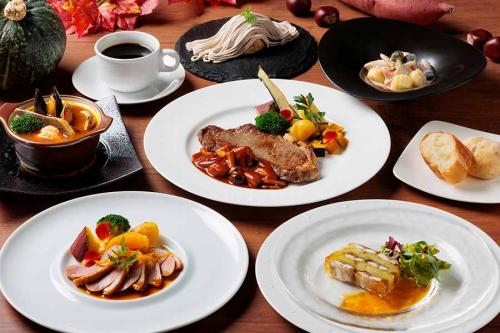 神戸三宮東急REIホテル、3種のメイン料理が食べ放題の秋のランチコース