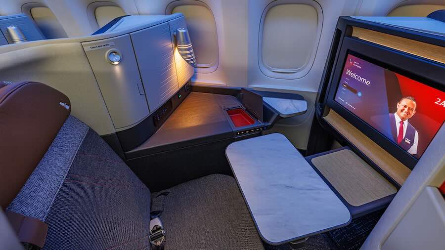 アメリカン航空、ボーイング777-300ER型機の改修機を運航開始