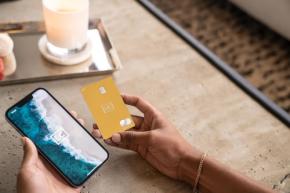 ラグジュアリーカード、年会費を引き上げ ゴールドは295,000円に