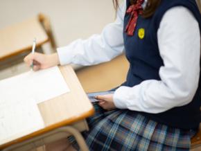 女子生徒2人と『性的行為』　高校教諭(29)懲戒免職　教諭は「精神的に未熟だった…」