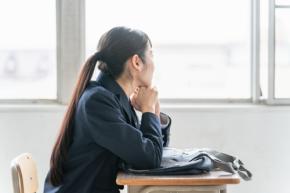 女子生徒の『手や腰』触る　府立高校教諭(24)懲戒処分　さらに生徒の髪を触れながら「きれいになっているな…」