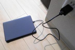 生徒用充電器『207個』盗む　県立高校教諭(62)懲戒免職　教諭は「コンサートに行き過ぎて生活が苦しかった…」