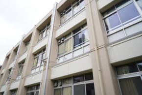 女子児童に『わいせつ行為』　【下着盗撮＆楽器に体液も】　市立小学校教諭(37)懲戒免職　市教委「性暴力は絶対に許しません」