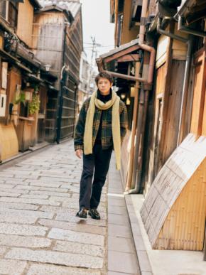 岸優太(Number_i)×バナナ・リパブリック　『HOLIDAY 2025キャンペーン』　岸「京都の街並みに映えていると思います」