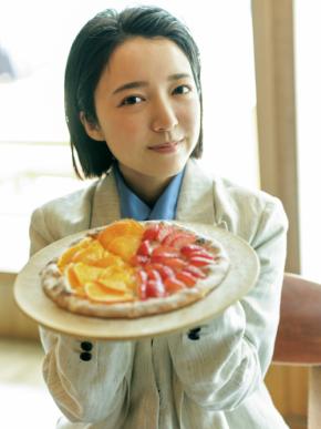 来年5/26発売決定！　『Bite! The World 上白石萌音と世界をガブリ!』　上白石「毎回の撮影はご褒美のようなものでした」