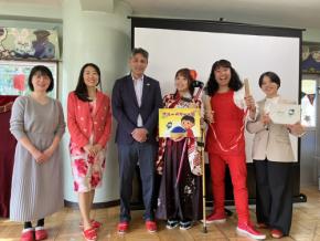 幼稚園で「スーパーフルーツ」授業！ブルーベリーの驚き栄養パワーを紙芝居＆クイズで