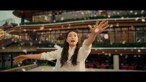 二階堂ふみ、ロマンチックなXmasの“星空エピソード”披露「雪の降る街に憧れ」　“ふどうさん”とミュージカル風新CMで共演