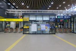 酒に酔って『駅のドア』ぶち壊す…　中学校校長(60)懲戒処分　「スピード違反40キロ」暴走教諭も処分