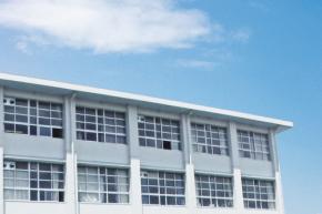 生徒の胸ぐらつかみ『恫喝』、女子生徒に「放課後、会いませんか？」など…　【札幌市教職員4人】懲戒処分