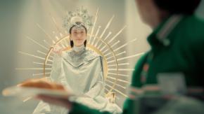櫻井翔×相葉雅紀×天海祐希　【セブン‐イレブン】新TVCM『神様とパン篇』公開！　櫻井「(天海の姿が)本当に神々しかった」
