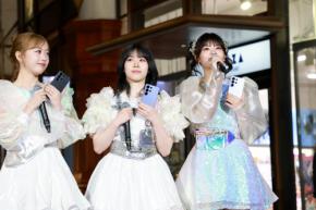 ME:I、デビュー2周年を赤坂のイルミで祝福！初の点灯式で「Galaxyファッション」披露＆サプライズライブ