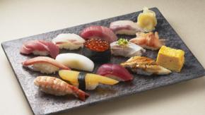 外国人観光客にも人気な江戸前寿司チェーンがワンランク上の寿司店を麻布十番に出店！ 希少な日本酒メニューも見逃せない！