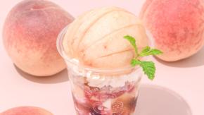 桃好きにはたまらないスイーツ発見！ 完熟桃を半玉も期間限定贅沢パフェと白桃スムージーを味わってみたい♡（from六本木）