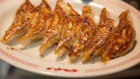 餃子好き要チェック! お母さんが作る家庭系な手作り餃子にほっこり♡ あの人気の名店が目黒にも登場!