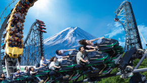 富士急ハイランドと富士急行線のセットが限定でさらに割引！優先入園券で人気アトラクションを一足お先に体験♡
