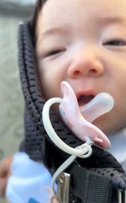 必死な赤ちゃん