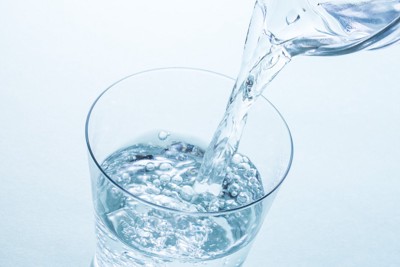 水