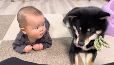 隣に麻呂くんが来て…