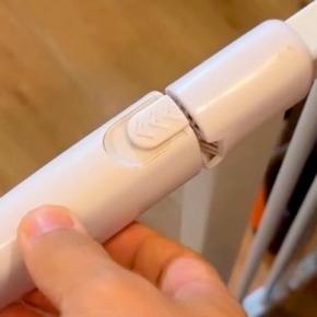 『押しても引いても開かず、ロックがかかった扉』を、大型犬が…『まさかの犯行』を捉えた光景が15万再生「人よりスムーズで草」「プロの技」