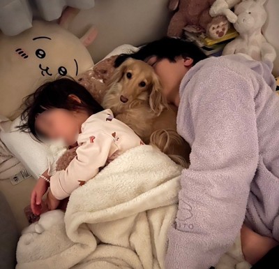 眠る