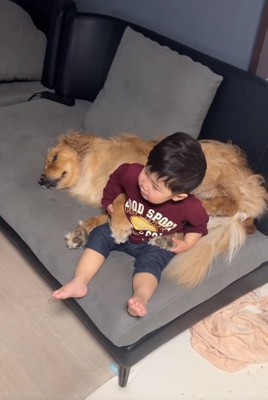 ピノくんにくっつく息子さん