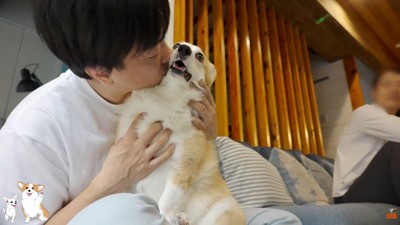 しつこくチューされても離れません