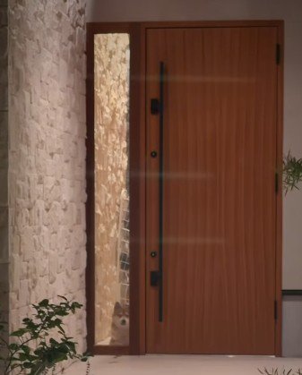 こちらを見つめている…