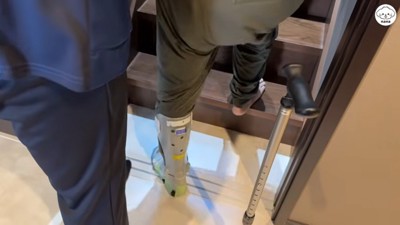 階段を上ってナナくんのもとへ