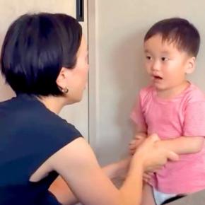小さな男の子が悪いことをしたので、叱った結果→大型犬が『いじめられている』と勘違いして…尊すぎる光景が27万再生「まるでボディーガード」