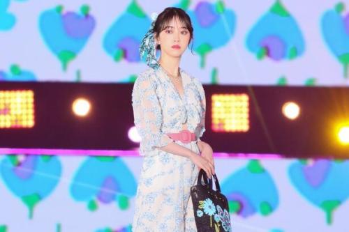 堀未央奈 / 撮影:山田健史