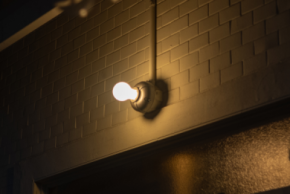 【新製品】工業的質感を追求したアルミ鋳物製ブラケットライト 「CAST ALUMINUM LAMP」を発売