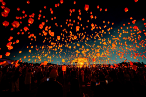 17日間で約6万個のスカイランタンが夜空を彩る 「七夕スカイランタン祭り2026」 出演アーティスト第1弾を発表 chay、鈴木鈴木、清水美依紗、松室政哉、クリス・ハートの5組が出演