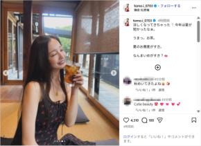 板野友美、キャミソール姿の肌見せショット公開!「表情がいい」「可愛さ全開」
