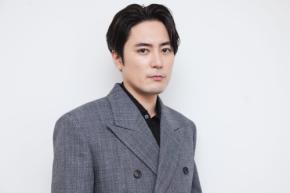 【インタビュー】間宮祥太朗、「小栗旬は撮影現場にいるべくしている人」　映画『バッド・ルーテナント：トウキョウ』公開
